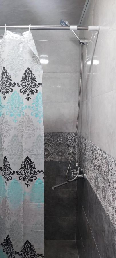 Guest House Lela Rezo Kazbegi Bagian luar foto