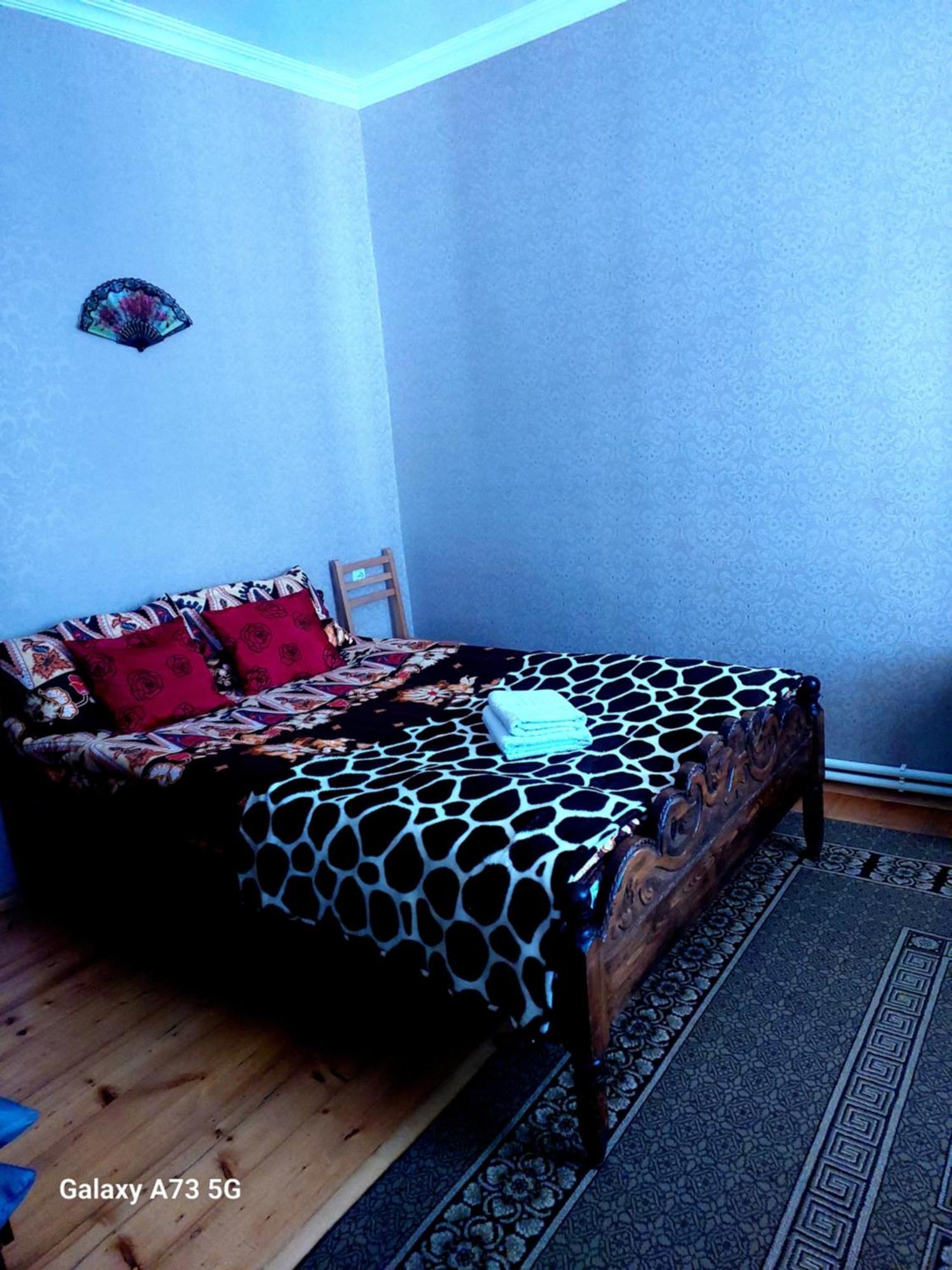 Guest House Lela Rezo Kazbegi Bagian luar foto